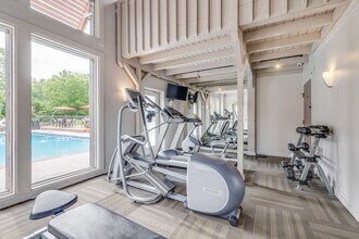 Polo Run Apartments in Tulsa, OK - Foto de edificio - Building Photo