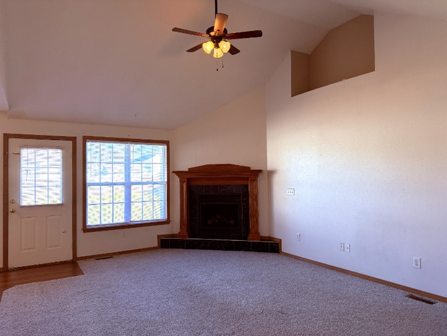 1630 S Burks Ave in Springfield, MO - Foto de edificio - Building Photo