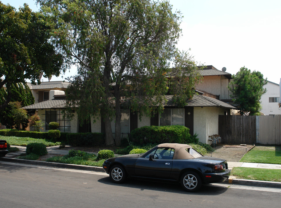 6132 Warner Ave in Huntington Beach, CA - Building Photo