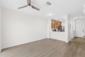 10914 Savannah Wood Ct in Orlando, FL - Building Photo - Building Photo