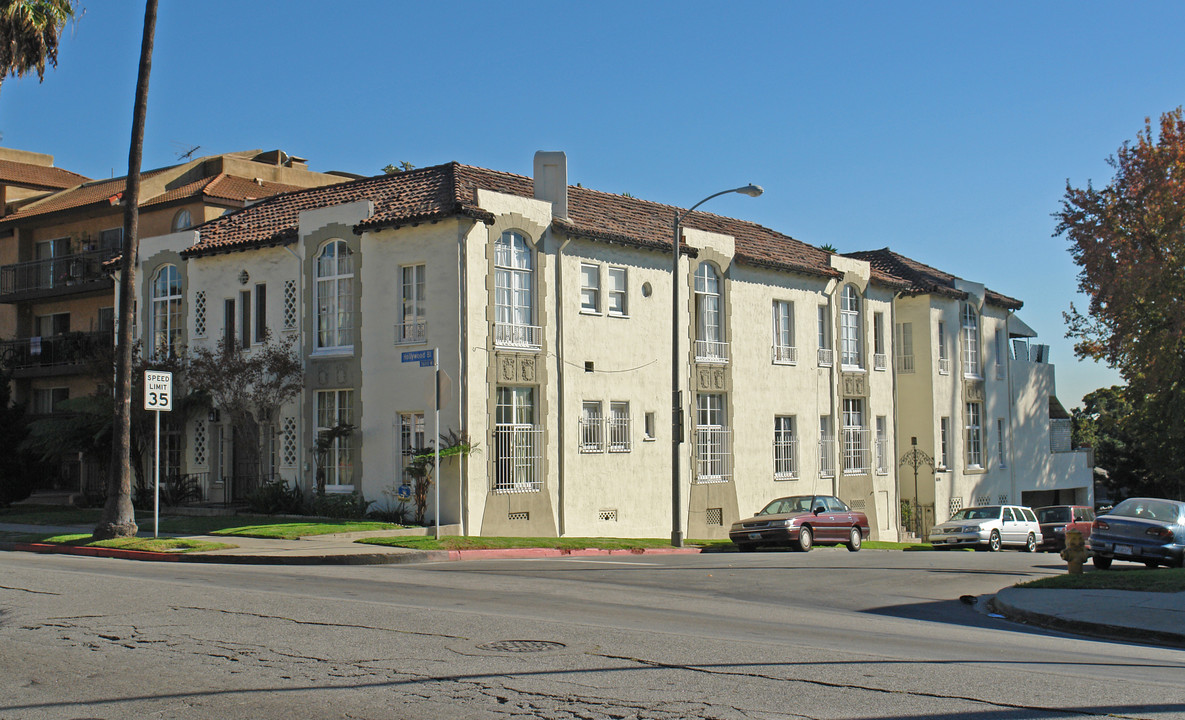 1654 N Stanley Ave in Los Angeles, CA - Building Photo