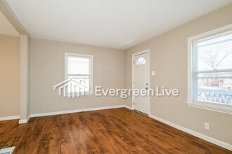 1919 Clare Ct in Overland, MO - Building Photo - Building Photo