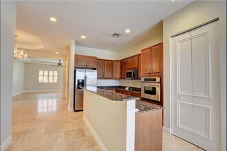 545 NE 69th Cir in Boca Raton, FL - Building Photo - Building Photo