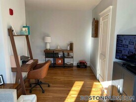 233 Lafayette St, Unit 15 in Salem, MA - Building Photo