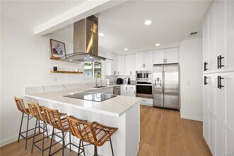 126 Calle Patricia in San Clemente, CA - Building Photo - Building Photo