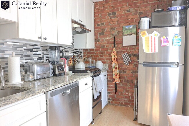 51 Cameron St in Brookline, MA - Foto de edificio - Building Photo