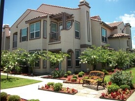 Waxahachie Village Apartments Condominiums in Waxahachie, TX - Building Photo