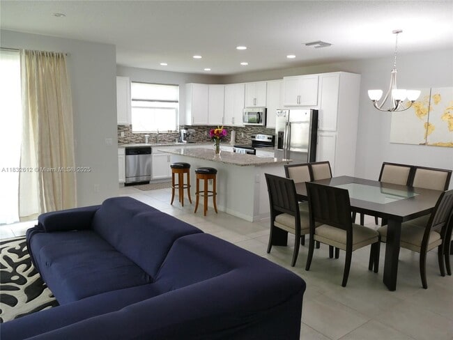 5215 Golden Eagle Ter in Davie, FL - Building Photo - Building Photo