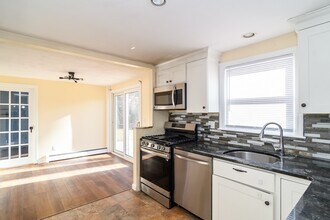 10 Spring Valley Rd in Natick, MA - Building Photo - Building Photo