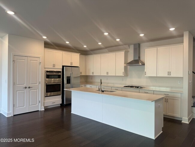 2105 Explorer Ln in Marlboro, NJ - Building Photo - Building Photo