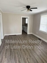 154 W Madge Ave in Hazel Park, MI - Building Photo - Building Photo