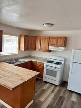 328 S Plumas St in Willows, CA - Building Photo - Building Photo