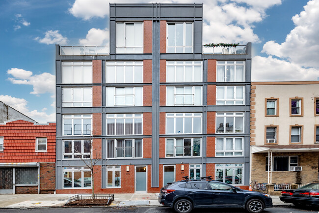 273 Manhattan Ave in Brooklyn, NY - Building Photo - Building Photo