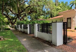 614 San Juan Dr in Coral Gables, FL - Building Photo - Building Photo