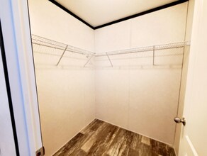 7028 Bayview Dr in Fair Haven, MI - Foto de edificio - Building Photo