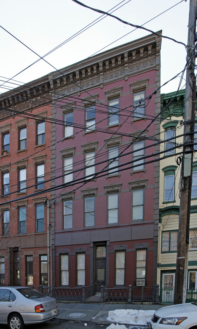 205 Pavonia Ave in Jersey City, NJ - Foto de edificio - Building Photo