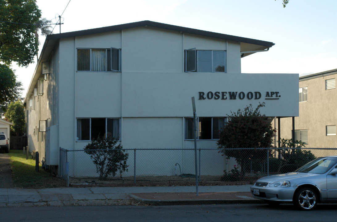 Rosewood Apartments in Santa Barbara, CA - Foto de edificio