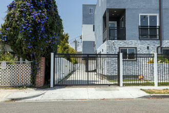 517 N St Andrews Pl in Los Angeles, CA - Building Photo - Building Photo