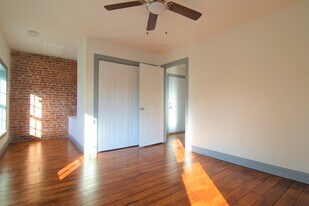 250 Lawrence St, Unit 3