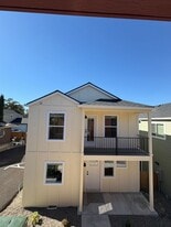 1166 Woodrow Ln in Medford, OR - Building Photo