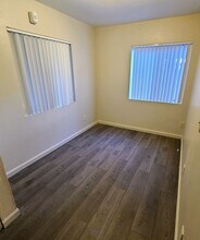 17 E Ruth Ave in Phoenix, AZ - Foto de edificio - Building Photo