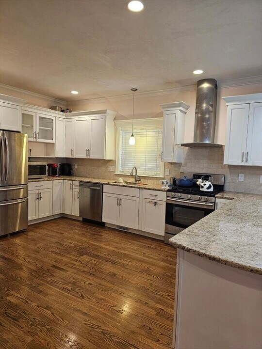 14 Thomas St, Unit 14 in Belmont, MA - Foto de edificio
