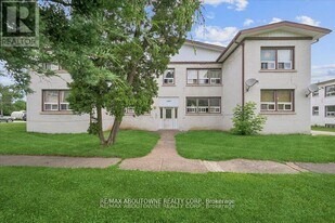 145 North Service Rd E in Oakville, ON - Building Photo