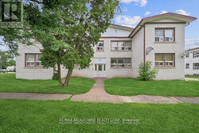 property at 145 North Service Rd E