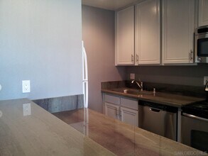 727 Sapphire St in San Diego, CA - Building Photo - Building Photo