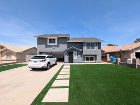 8914 W Encanto Blvd, Unit F13 in Phoenix, AZ - Building Photo