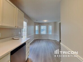 1040 Reynolds Manor Dr in Winston-Salem, NC - Building Photo - Building Photo