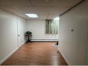 102 Hillside Rd, Unit Basement in North Andover, MA - Building Photo - Building Photo