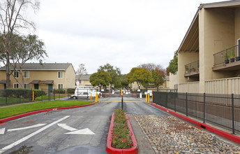 Las Casitas Apartments in San Jose, CA - Building Photo - Building Photo