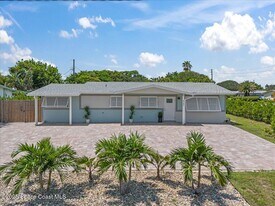 2161 Todd Ln in Indialantic, FL - Building Photo