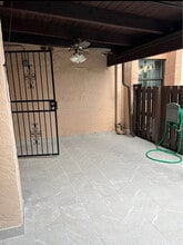 495 W Park Dr in Miami, FL - Building Photo - Building Photo