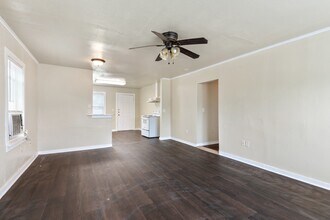 4324 Avenue H in Galveston, TX - Building Photo - Building Photo