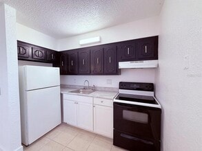3301 58th Ave S-Unit -301 in St. Petersburg, FL - Building Photo - Building Photo