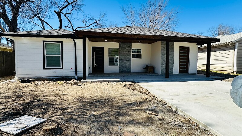 538 Cimarron Trce in Grand Prairie, TX - Building Photo