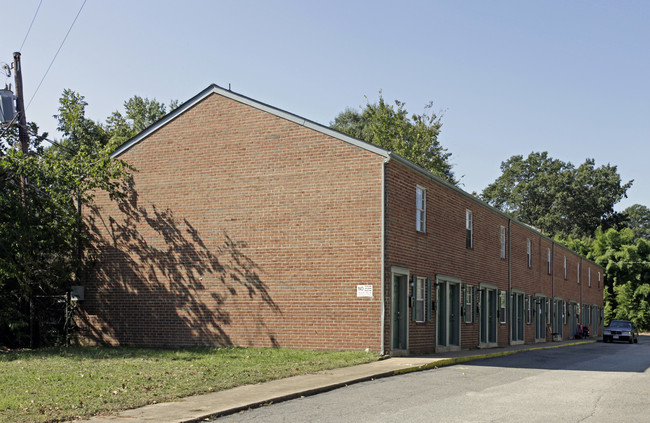 The Lamplighter Apartments in Richmond, VA - Foto de edificio - Building Photo