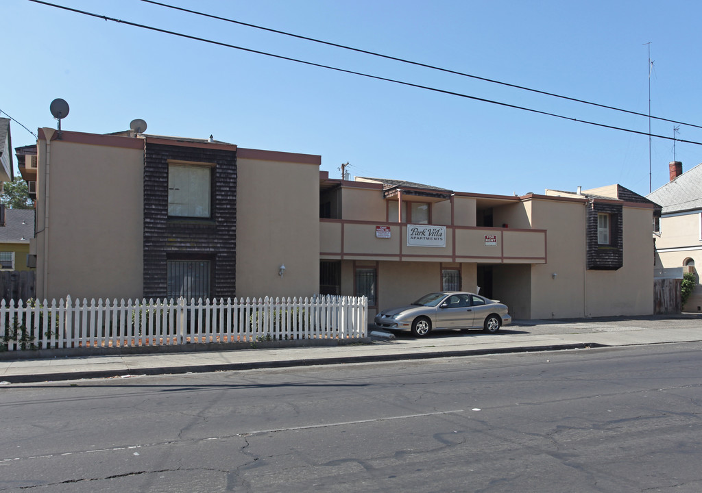 Park Villa Apartments in Stockton, CA - Building Photo