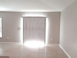 10604 Fuzzy Cattail St in Riverview, FL - Foto de edificio - Building Photo