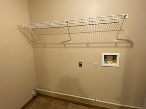 2210 E Mac's Ct in Springfield, MO - Building Photo - Building Photo