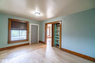 908 Water St in Eau Claire, WI - Building Photo - Building Photo