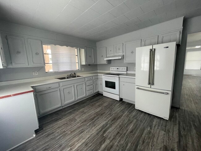 614 N Griffin St in Danville, IL - Foto de edificio - Building Photo