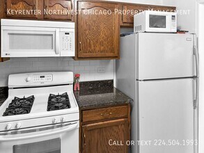 950 E Wilmette Rd in Palatine, IL - Foto de edificio - Building Photo