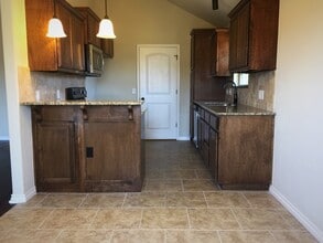 18232 Summer Grove Ave in Edmond, OK - Building Photo - Building Photo