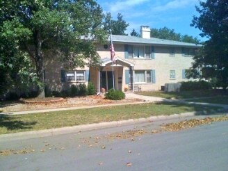 Cobb Manor Apartments in Kankakee, IL - Building Photo