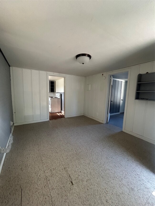 property at 1901 N Avenue G