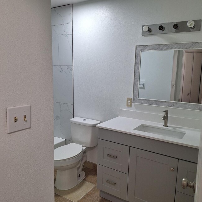 1073 N 185 W, Unit 1075 N 185 W in Orem, UT - Building Photo - Building Photo