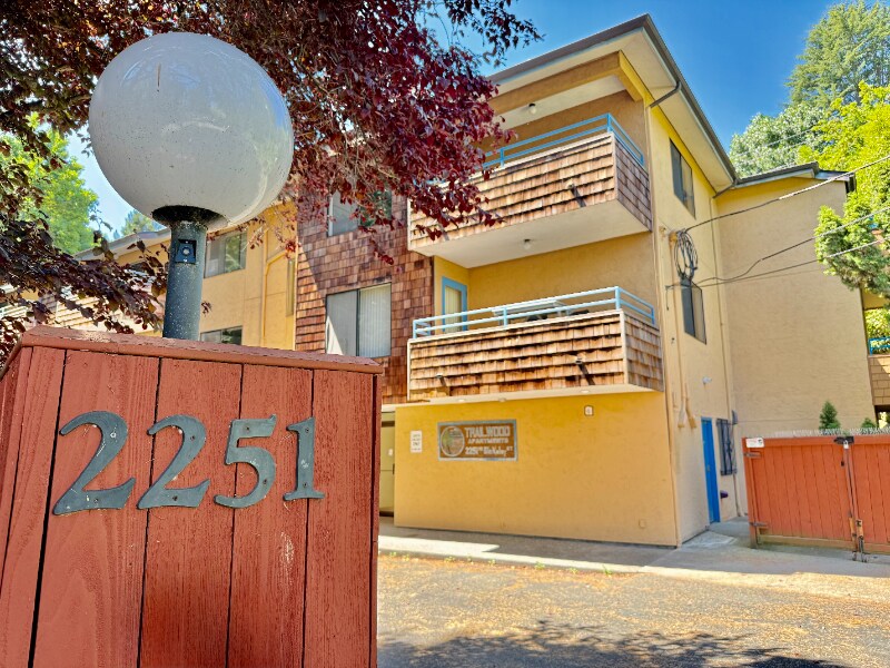 2251 NE Blakeley St in Seattle, WA - Building Photo